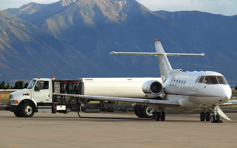 Remote airstrip refuelling of light jet plane